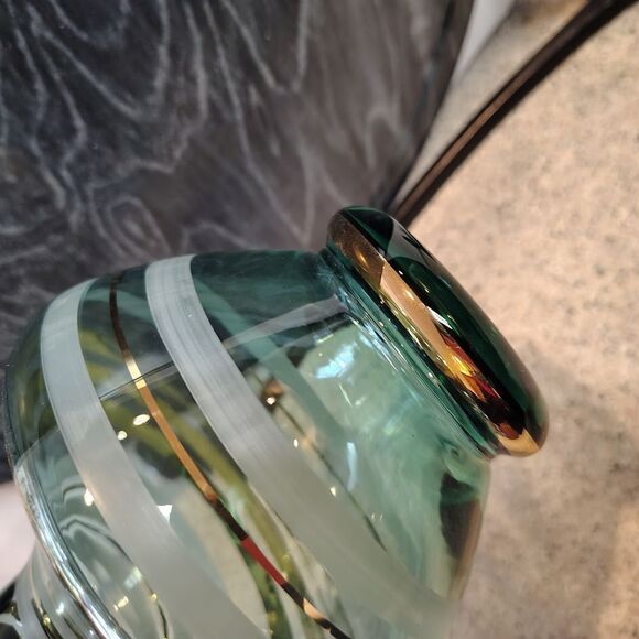 Elegant Green and Gold Striped Glass Decanter - Picture 3 of 6